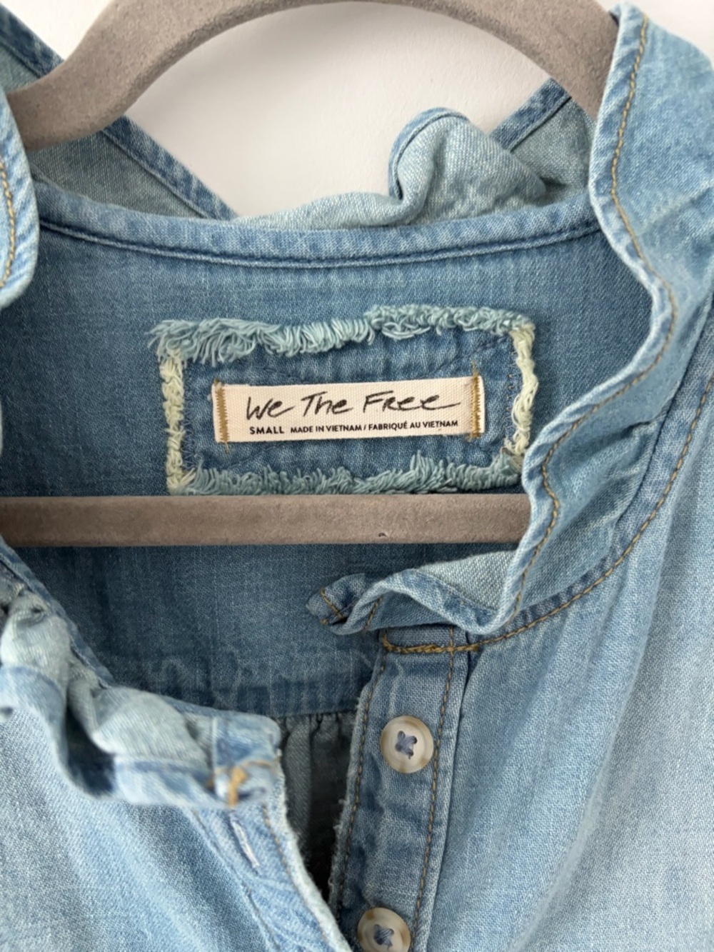 Free People Louise Denim Light Wash Button Down Ruffle Detail Blouse S - Picture 4 of 8